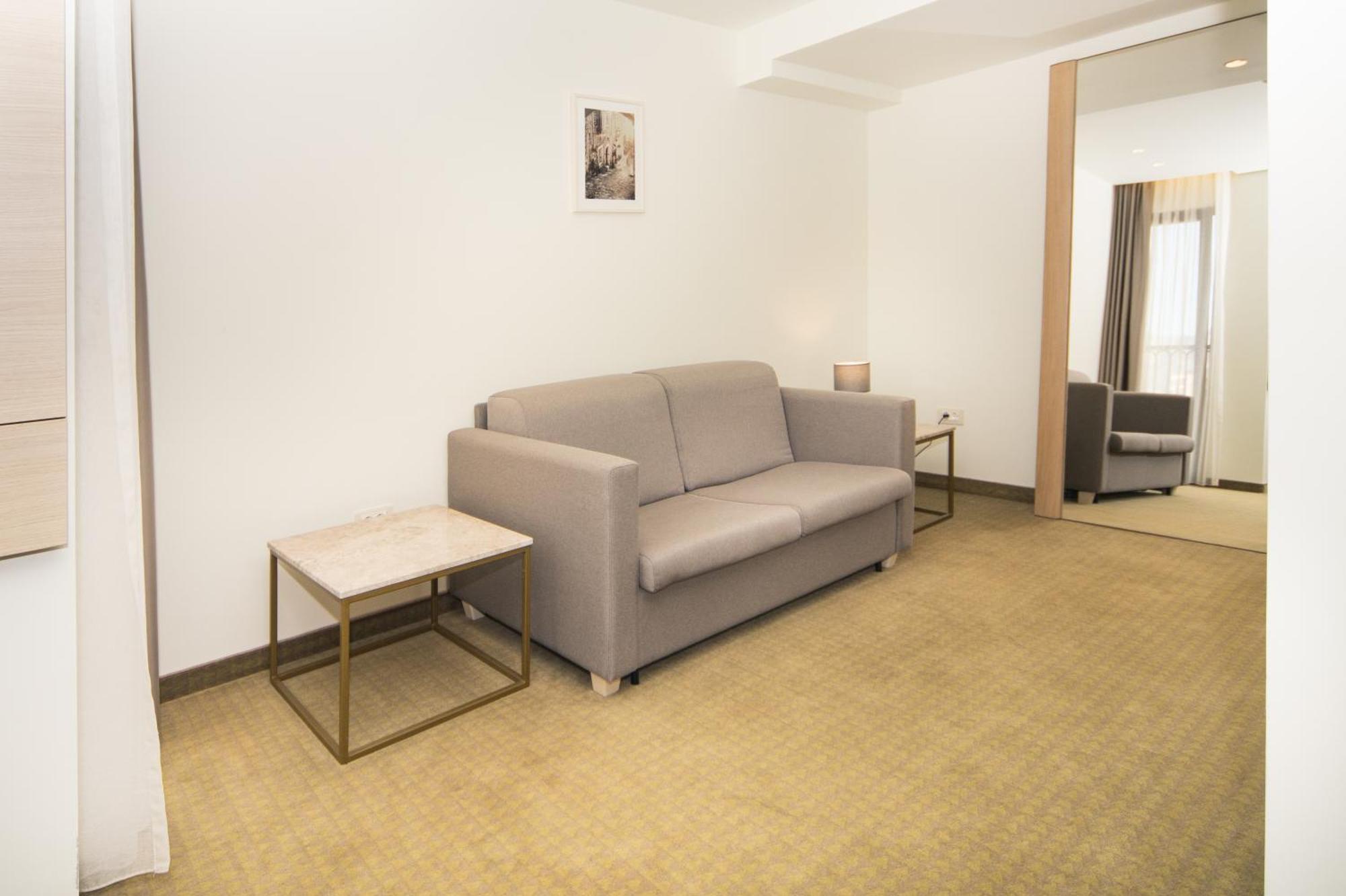 Hotel Pima บุดวา ภายนอก รูปภาพ