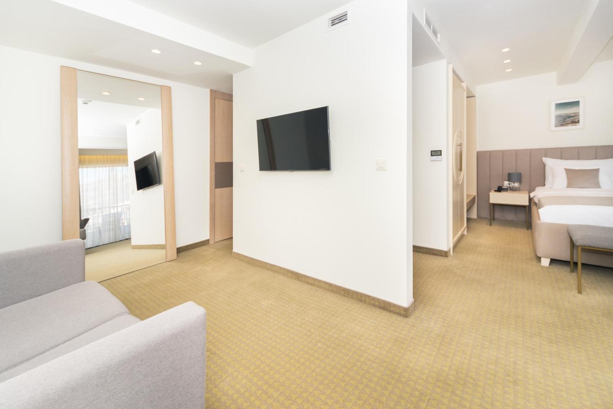 Hotel Pima บุดวา ภายนอก รูปภาพ